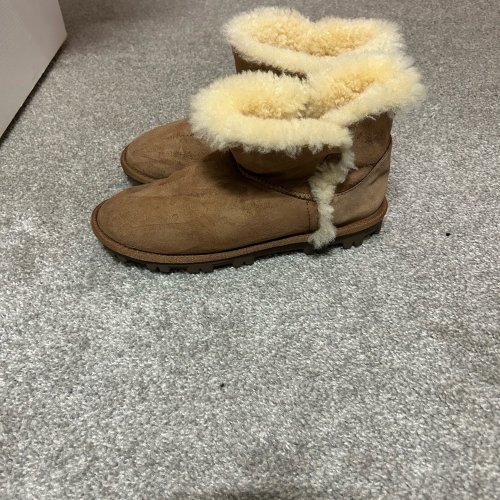 Cozy Shearling-Lined Brown Boots